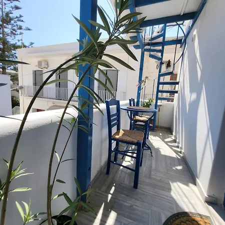 Manolia * Parikia (Paros)